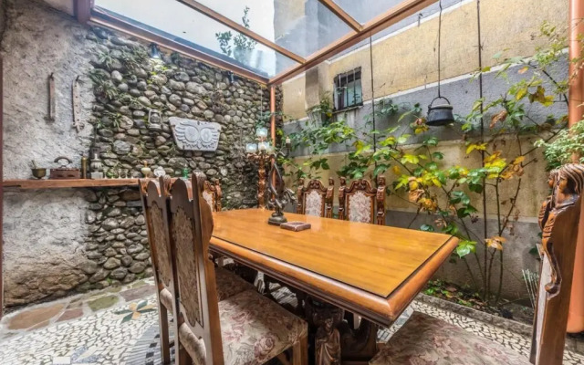 Kanuni - Authentic Albanian House