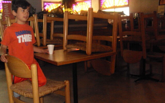 Red Carpet Inn & FantaSuite Hotel