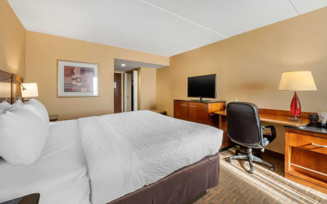 Clarion Hotel Conference Center on Lake Erie