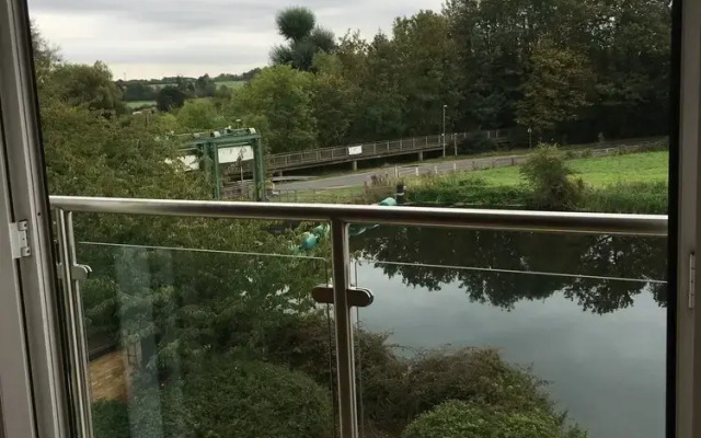 Penthouse Apartment On The River - 65 Skipper Way