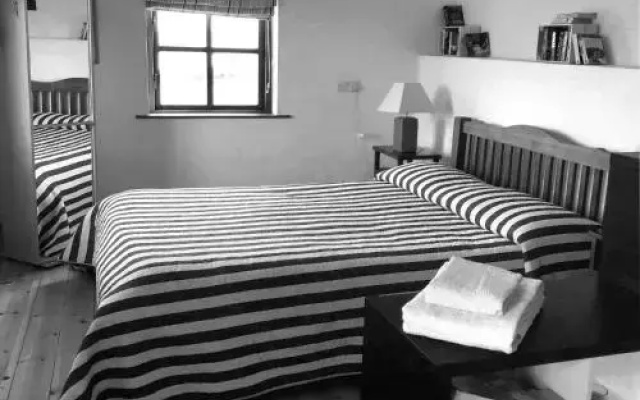 Roaring Water Lodge