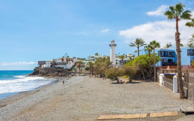 Bungalows Side Shore