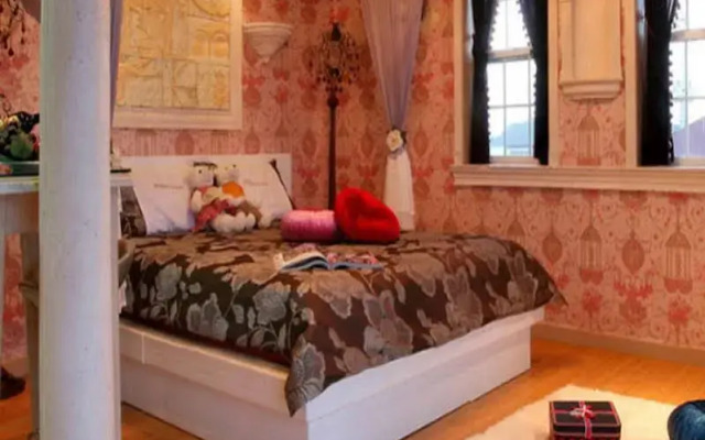 Human Valley Pension