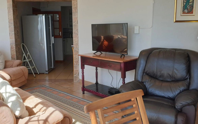 Blue Water Bay Holiday House