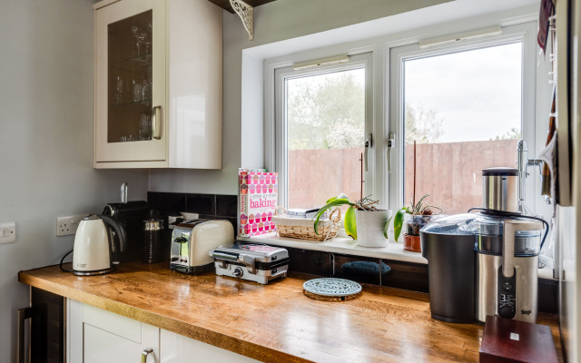 Headington Orchard - 3 Bedroom House Parking Garden