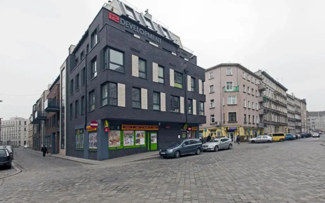 Studio Golden House