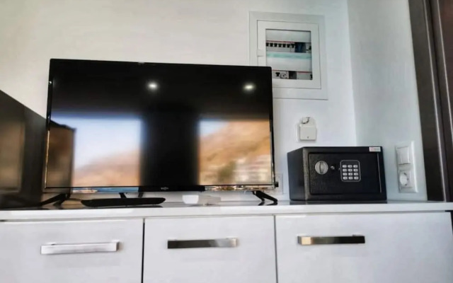 Sunrise Luxury Seaside Apartment