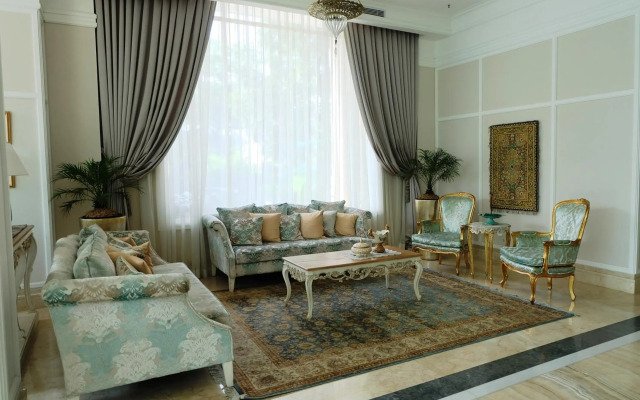 Noor Hotel