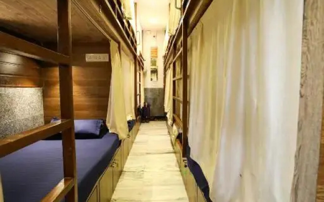 MAPLE SOCIAL HUBZ - Hostel