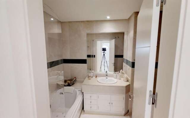 Outstanding Penthouse Near Puerto Banus