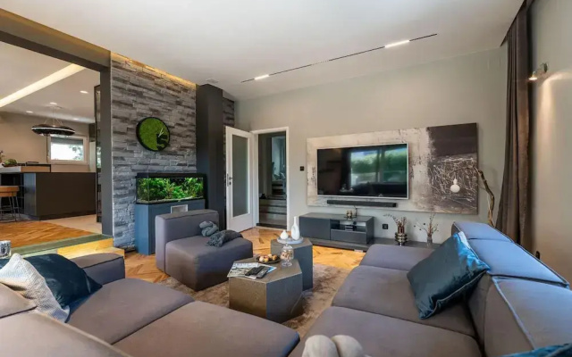 Exquisite Villa With Private Pool in Zadar