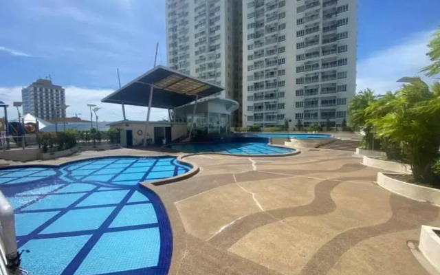 One Borneo Condominium 3bedroom with pool