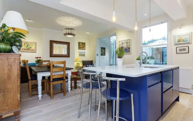 Albert Bridge Apartment