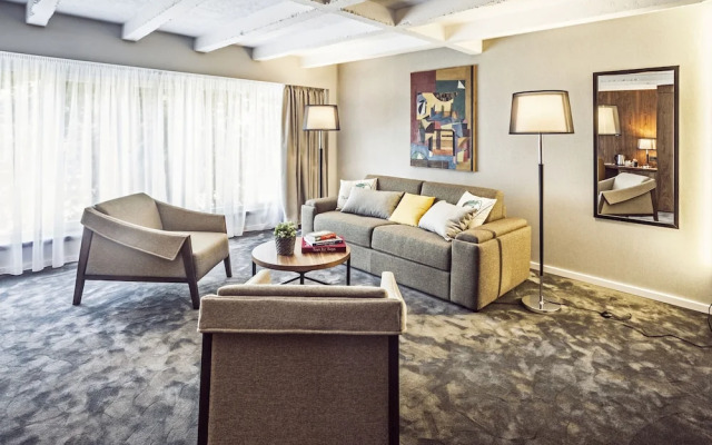 Nomad Luxury Suites
