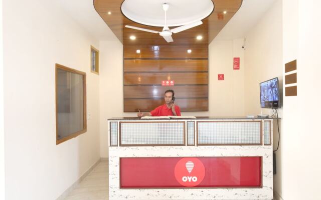 OYO 10330 Hotel Golden Brooks