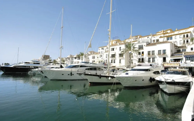 New Skandinavian penthouse-5min to beach