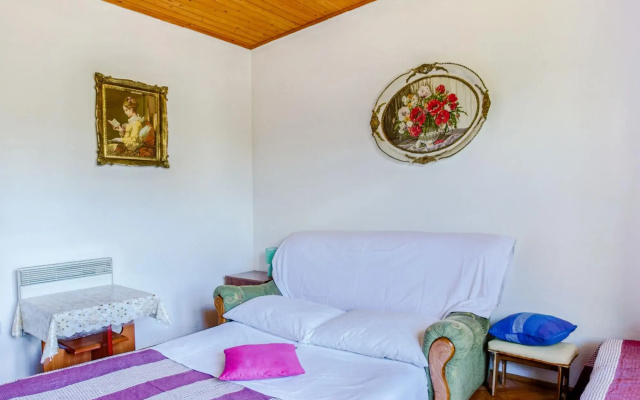 Simplistic Apartment in Šibenik near Sea Beach