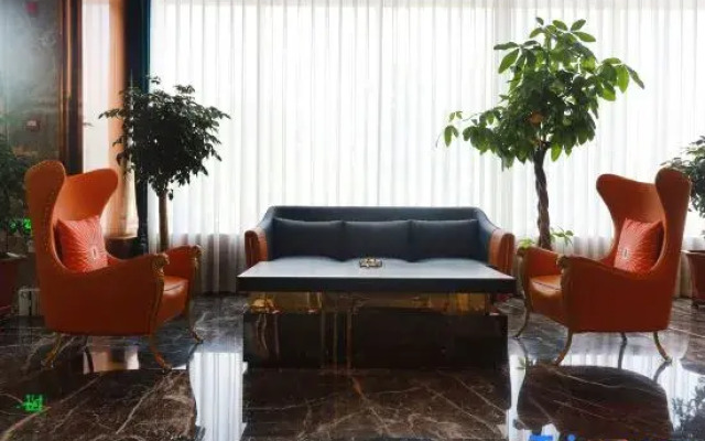 Wuchang Golden Tower International Hotel