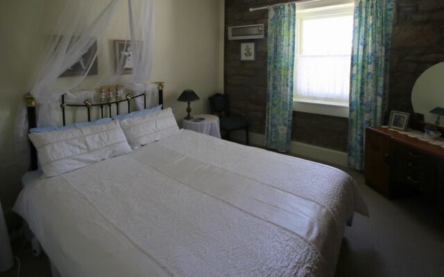 Christopher Hall's Colonial Accommodation