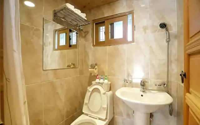 Jeonjuhanokvillage Sarangnamoo