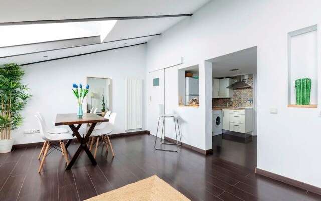 Apartment with One Bedroom in Madrid, with Wifi