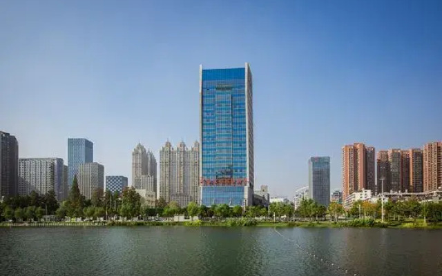 Vienna International Hotel (Wuhan Workers' Culture Palace Jiyuqiao Metro Station)