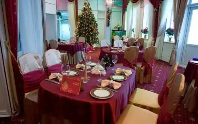 Адмирал Яхт-клуб