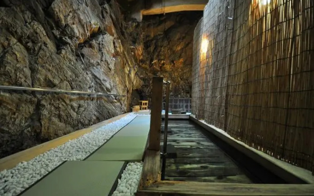 Kutsurogi no Yado Yukiya