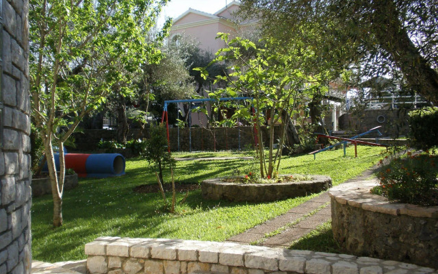 Mathraki Resort
