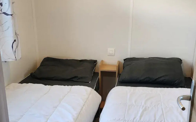 Swanky Mobile Home in Saint Jean de Monts Near Seabeach