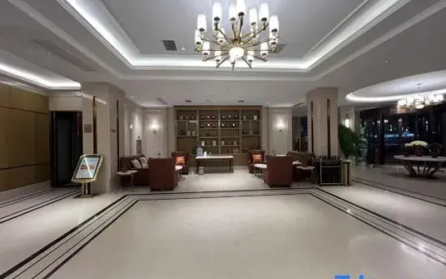 Vienna Hotel (Linyi Convention and Exhibition Center Yihe Road Branch)