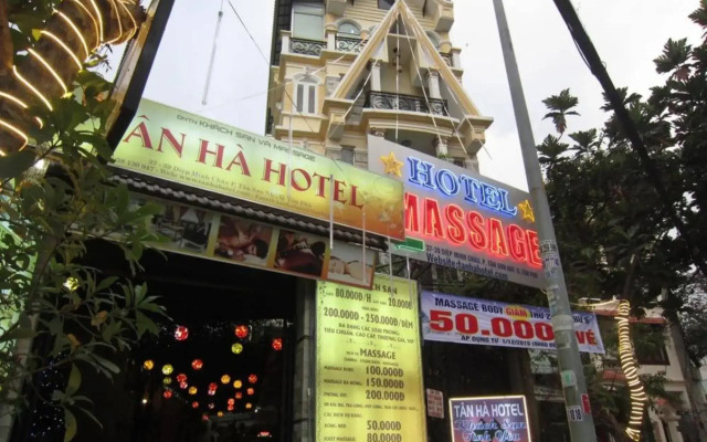 Khch san Tn H