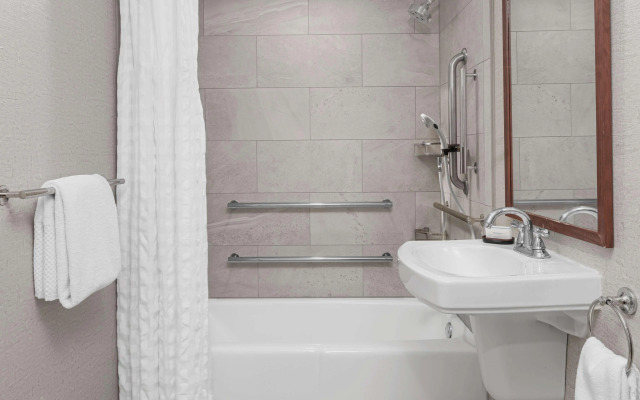 Embassy Suites by Hilton Nashville Airport