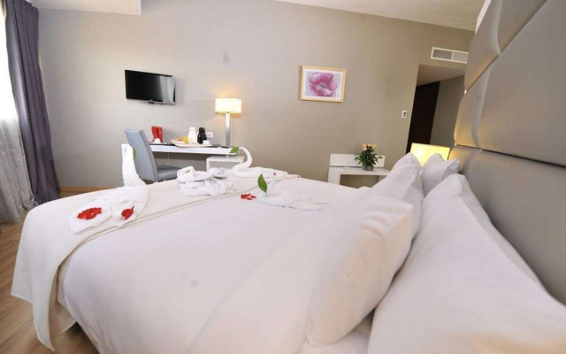 hotel evasion by liberte