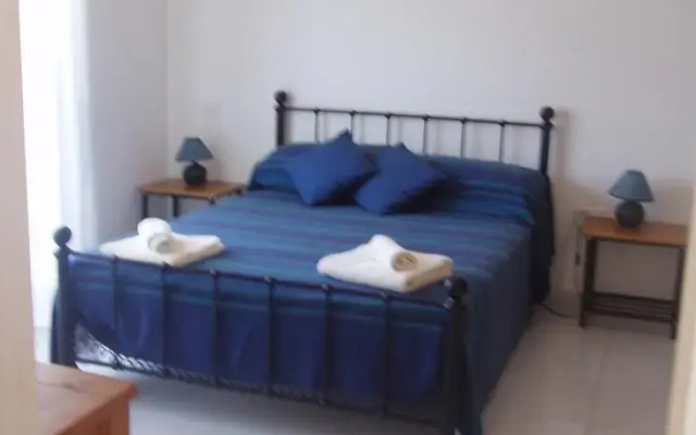 Universal Apartment