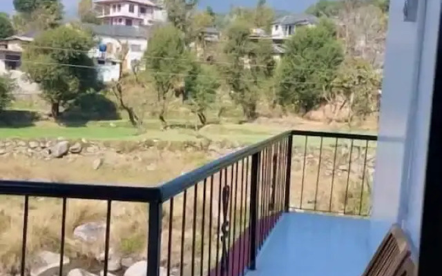 The Lost Hostels-Bir - Landing Site