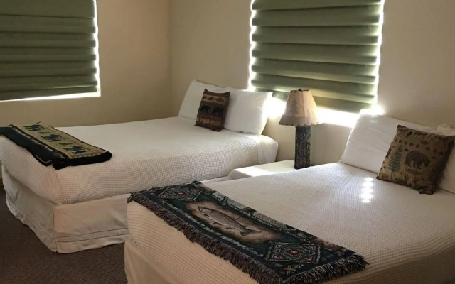 Twin Peaks Lodge and RV Park