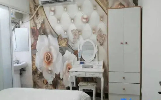 Yijia Theme Hostel