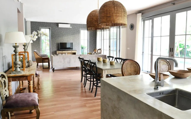 Jabu Beach Villa