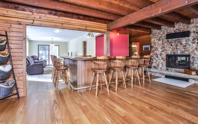 Pickerel Lodge - 4 Br Home