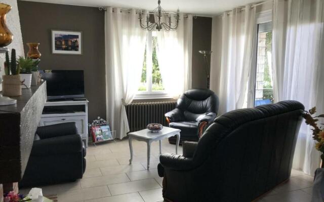Gîte Dhuizon, 4 pièces, 6 personnes - FR-1-491-204