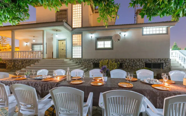 Fidalsa Villa Grand White House