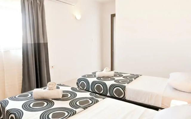 Mediterranea Sunny Maltese Townhouse