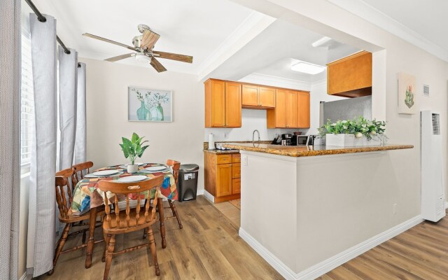 Bright&Cozy Getaway 10min to Downtown LA