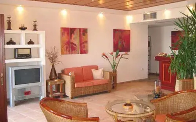 Paralio Hotel