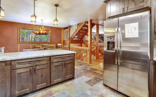 Snowy River 4 Bedroom Home by RedAwning