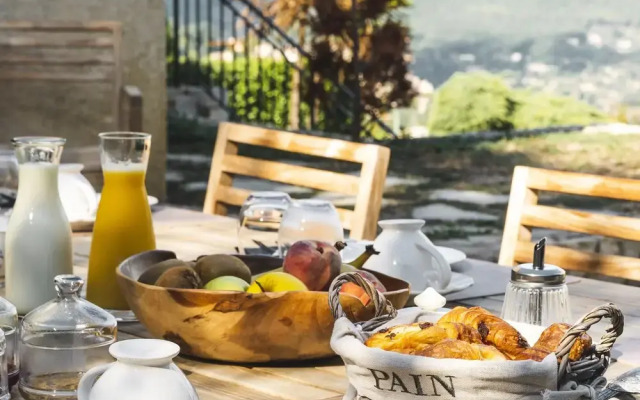 Loup Castel Boutique Hotel B&B