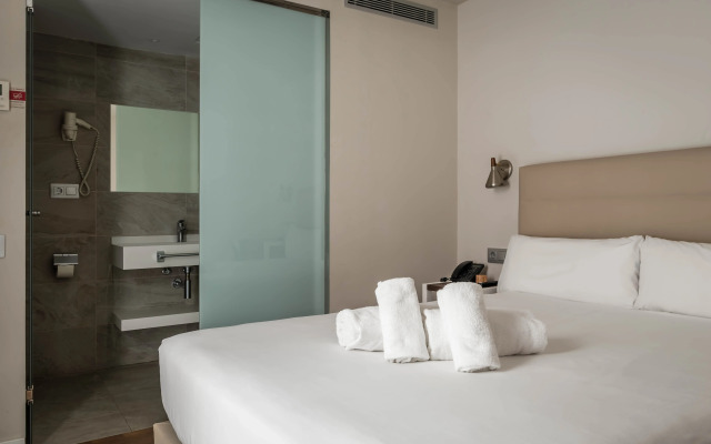 Arya Stadium Hotel