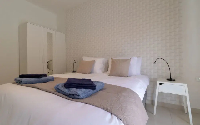 Full Option 9 People Central Location