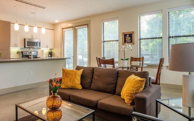 Bright Apartments by Frontdesk